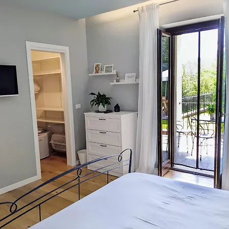 La Casa Dei Pini 아파트 알바